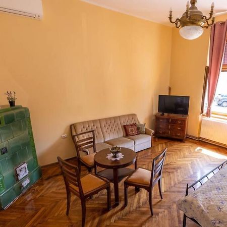 Apartman Gaudeamus Apartment Varazdin Bagian luar foto