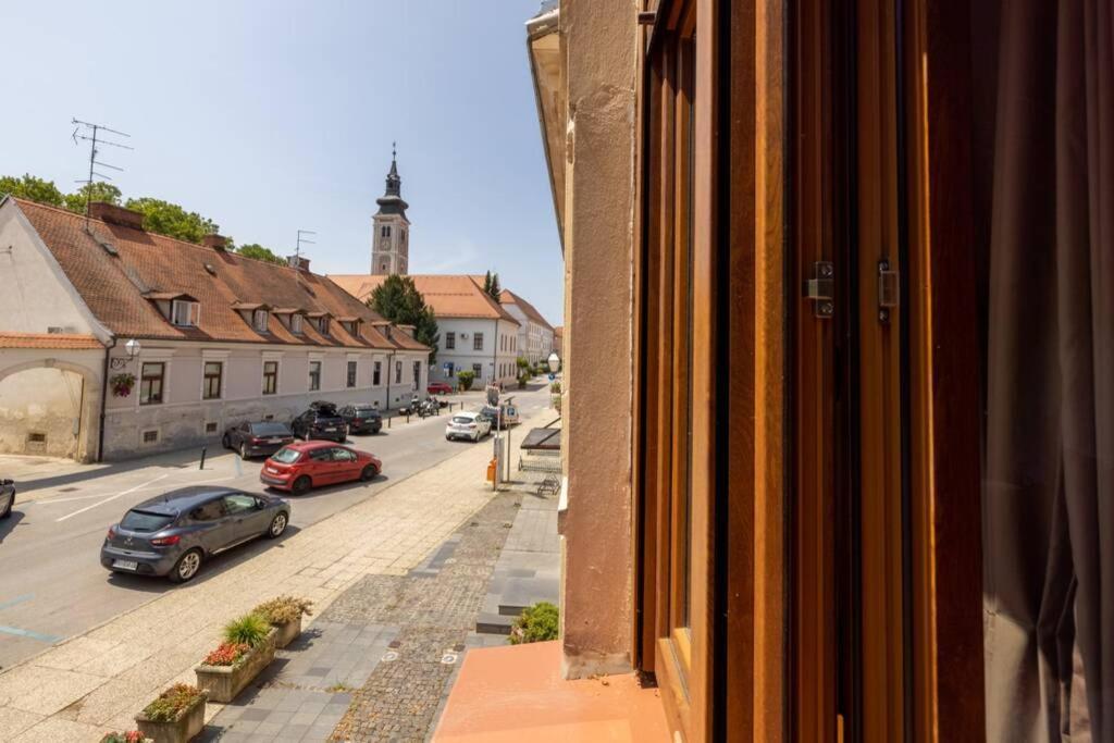 Apartman Gaudeamus Apartment Varazdin Bagian luar foto