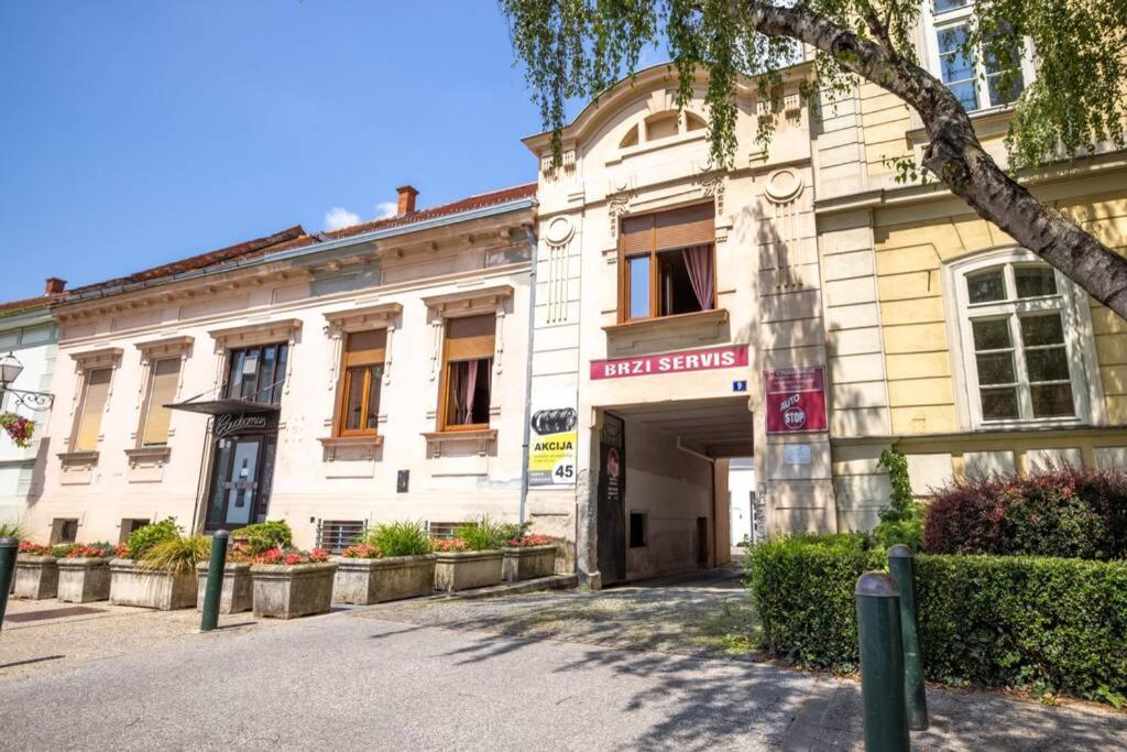 Apartman Gaudeamus Apartment Varazdin Bagian luar foto
