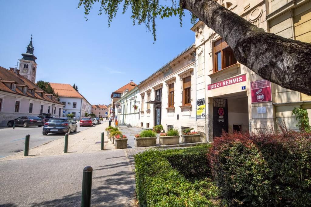 Apartman Gaudeamus Apartment Varazdin Bagian luar foto