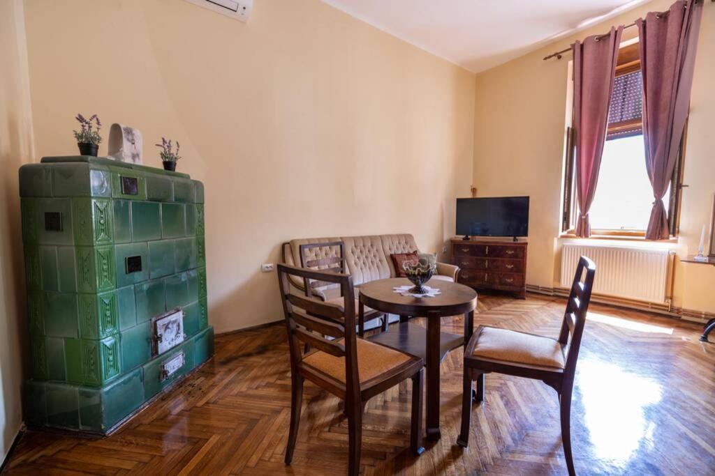 Apartman Gaudeamus Apartment Varazdin Bagian luar foto